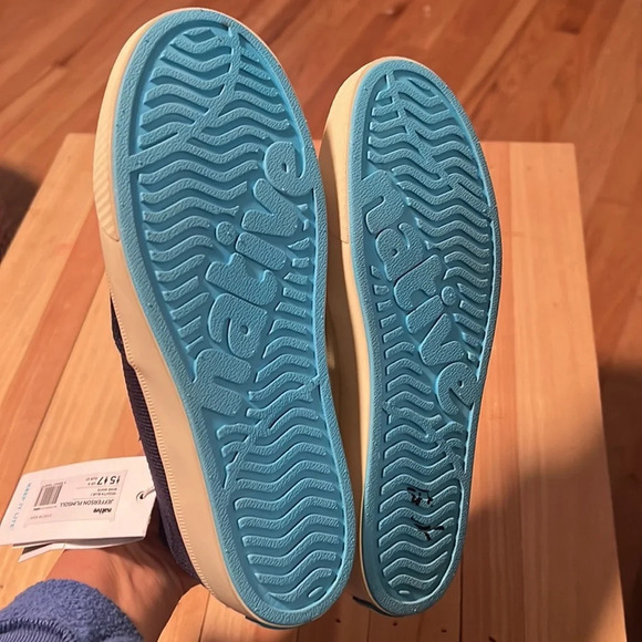Native Unisex Jefferson Plimsoll . Size 4 - Picture 8 of 8